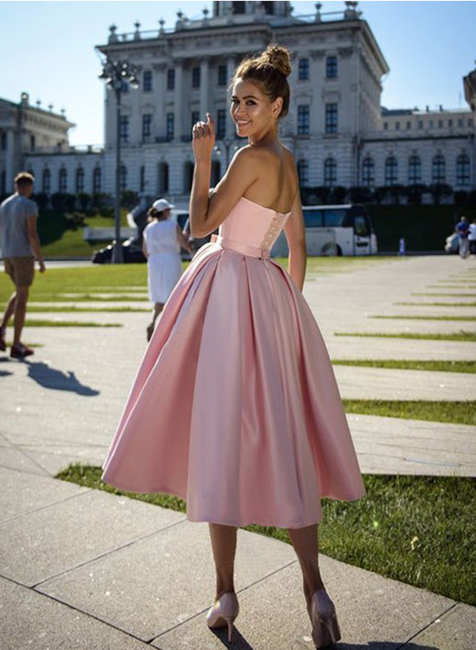 A-Line/Princess Sweetheart Tea-Length Satin Bowknot Cocktail Dresses With Sash